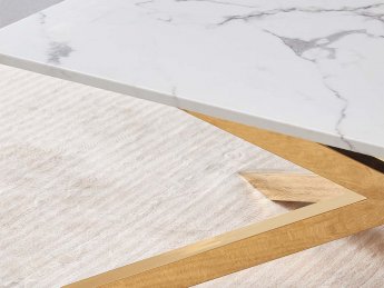 Table basse FONDY marbre pied doré. disponible en stock . Livraison gratuite sous 5 jours France entière.